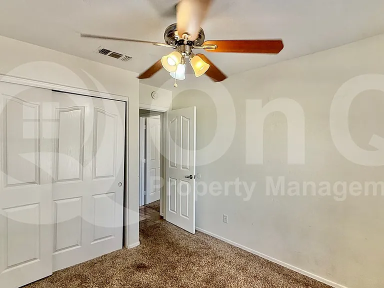 611 W Liberty Ln — Photo 12