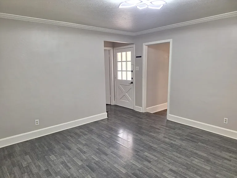 8430 Birchcroft Dr — Photo 3