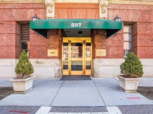 357 Commercial St APT 220, Boston, MA 02109