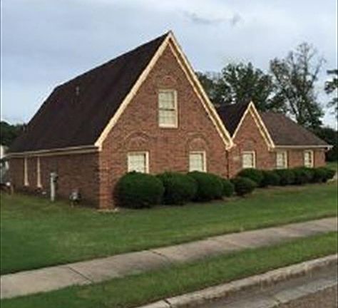 3rd image of 4498 Berkely Woods Dr