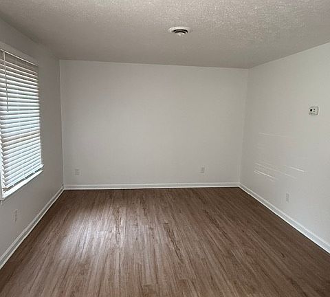 4th image of 116 Raleigh St