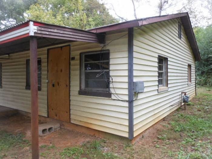 2nd image of 1509 McCoy St