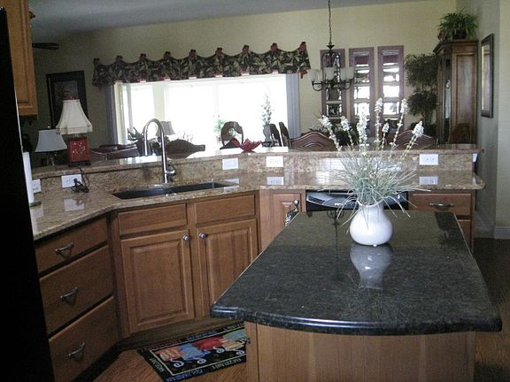 5th image of 872 Folkstone Way