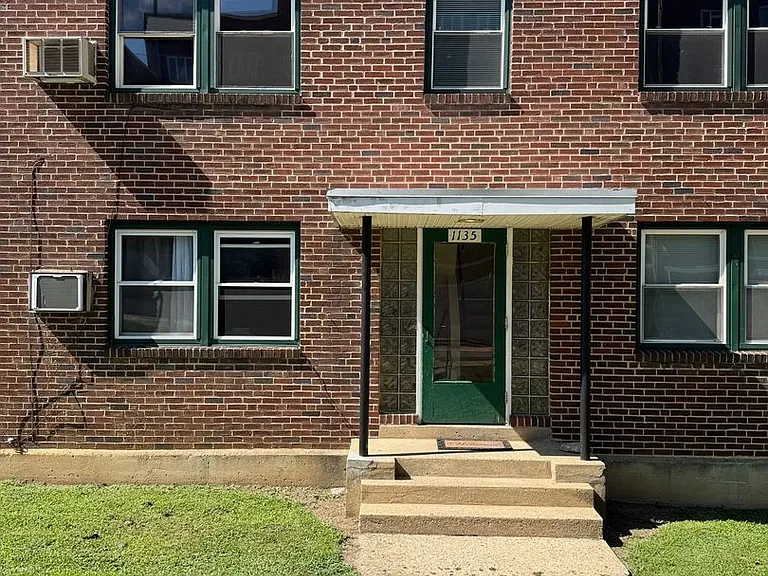 1135 River Bend Park Park — Photo 1