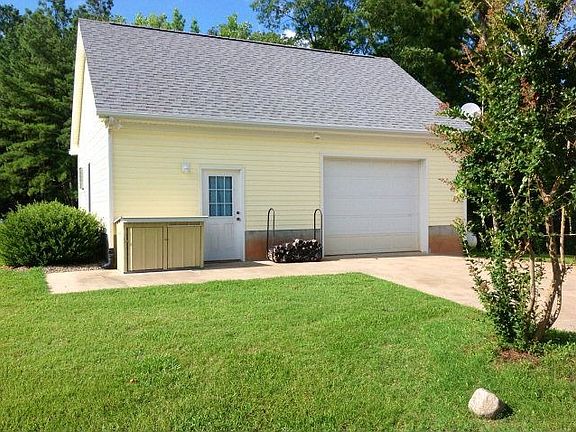 2nd image of 124 N Triton Dr