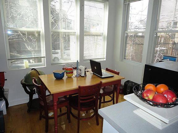 2nd image of 1320 N Wicker Park Ave APT 2
