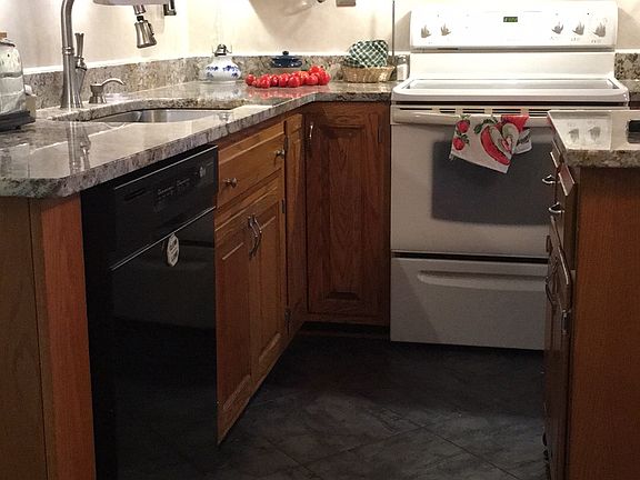 2nd image of 25 E Pennsylvania Ave