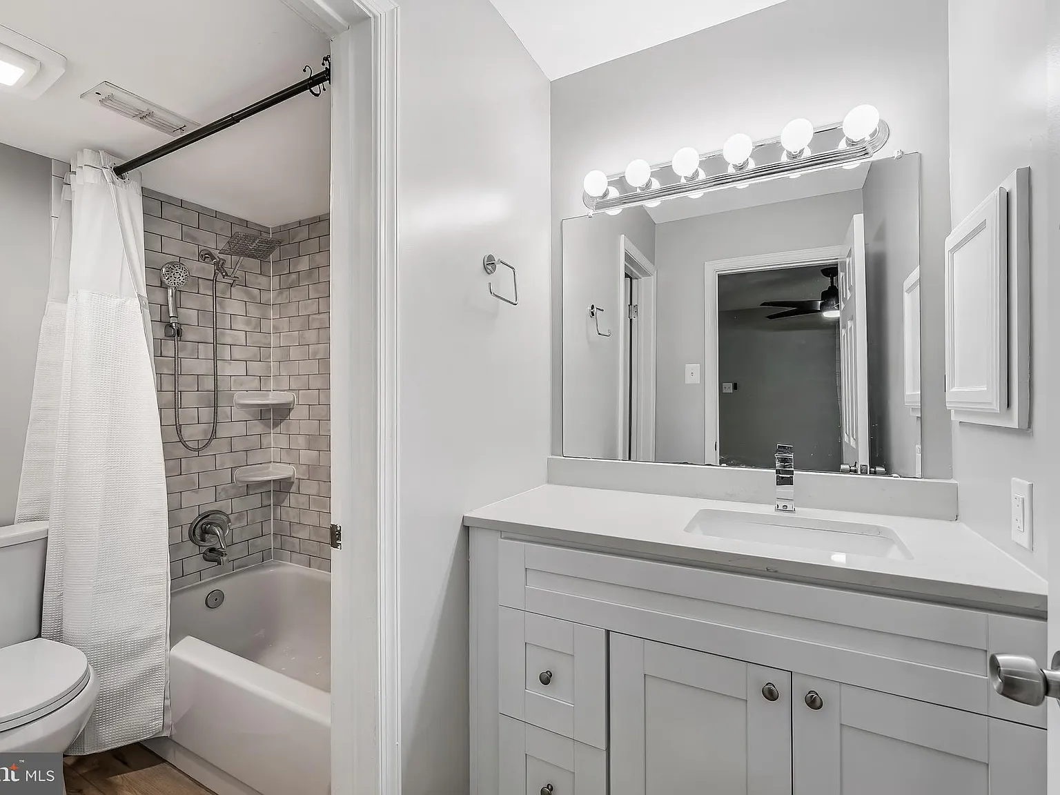 2 bed, 2.0 bath, 1050 sqft, $2,900 — Photo 4