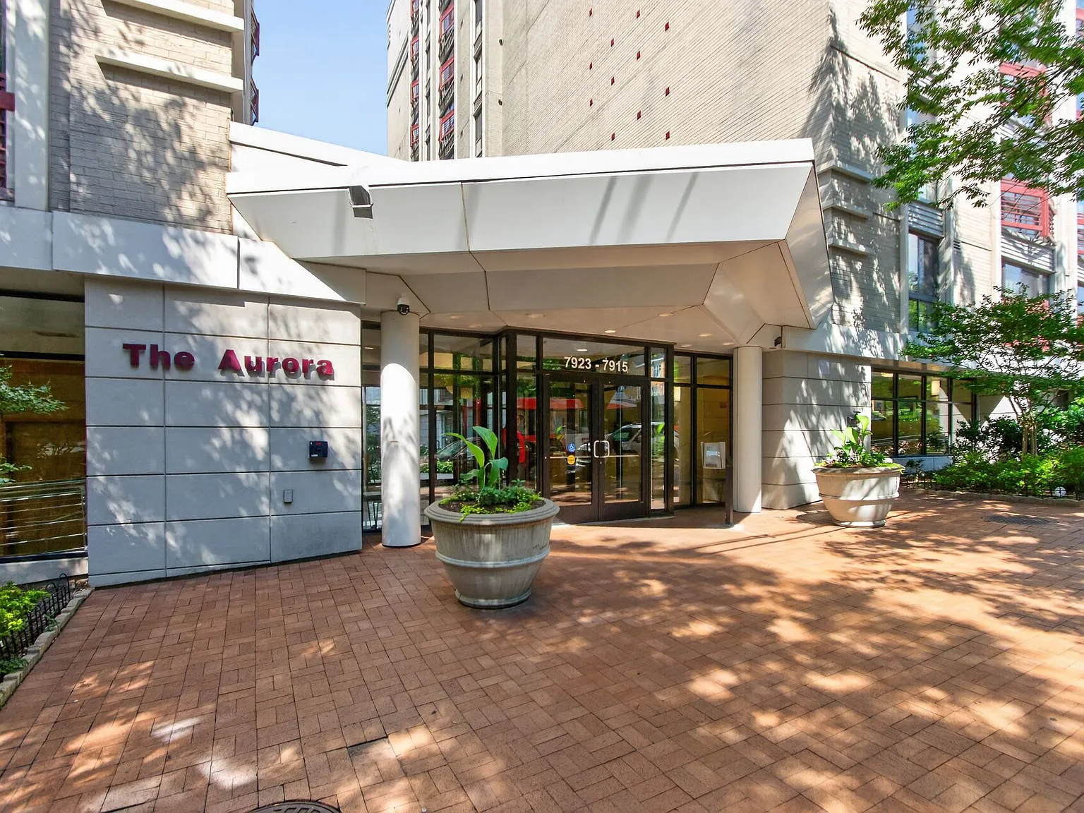 2 bed, 966 sqft, $2,250 — Photo 2