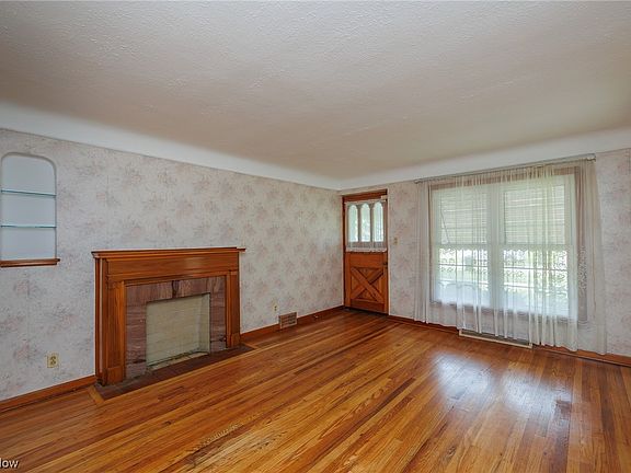2nd image of 5824 Archmere Ave