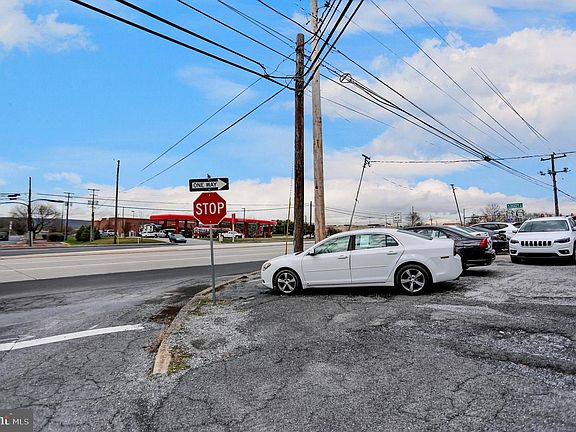 4th image of 6559 Carlisle Pike