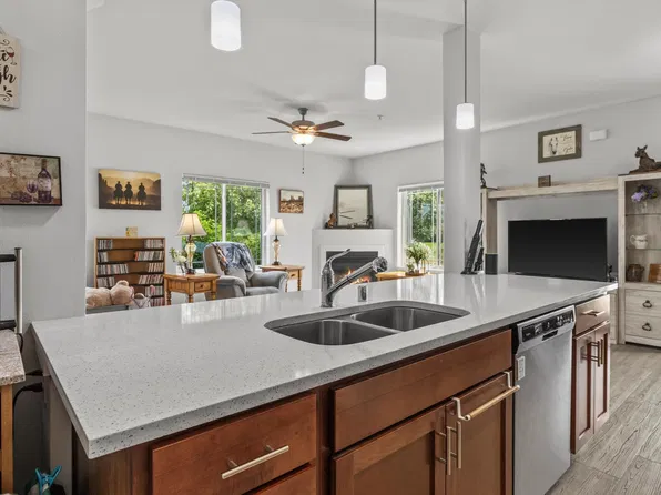 4884 Innovation Dr, Deforest, WI 53532