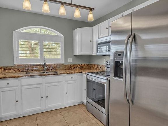2nd image of 10401 N 52nd St Unit 204