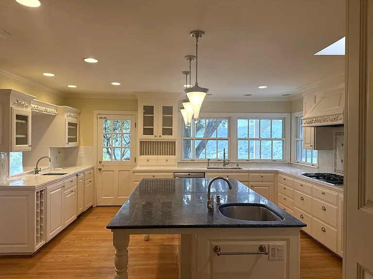 22505 Rolling Hills Rd — Photo 7