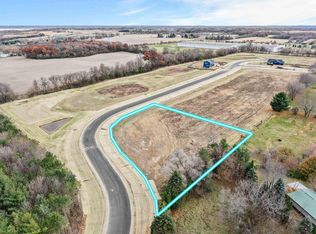 15 Hawks View Dr, Edgerton, WI 53534