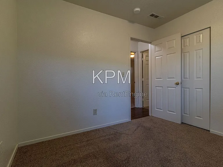 5562 Tree Swallow Ct — Photo 13