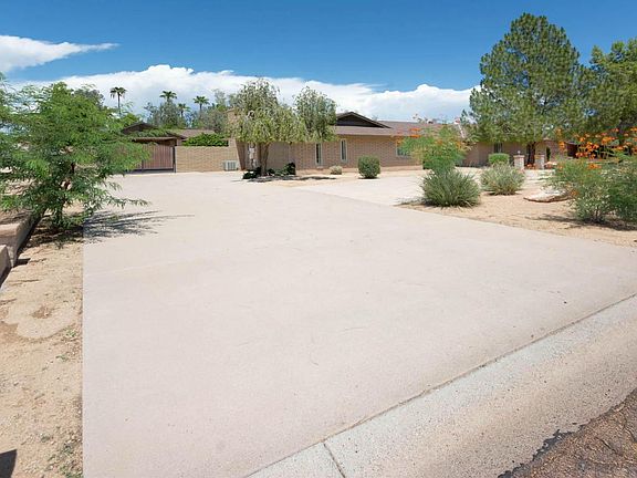 Exterior Driveway View