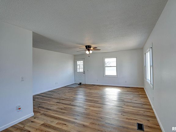 4th image of 204 Henry St