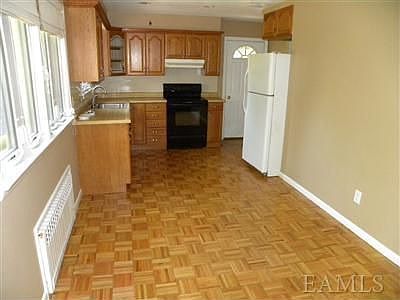 2nd image of 2244 Broad St