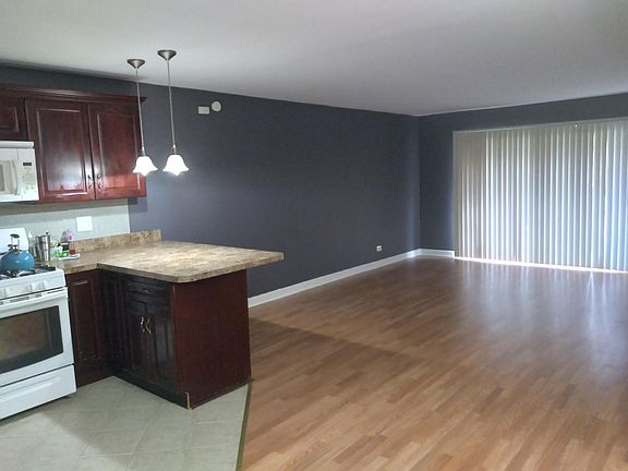 2nd image of 16W505 Mockingbird Ln