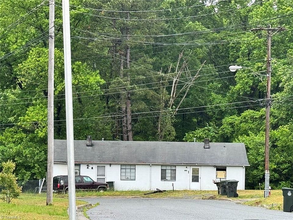 2nd image of 819 Douglas Dr