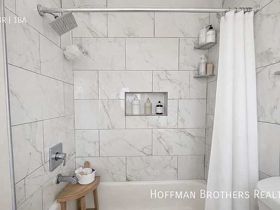 5th image of 8701 S Figueroa St #110