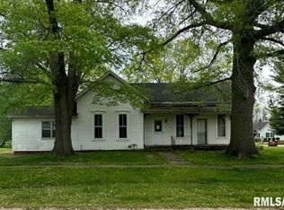 421 East St, Maquon, IL 61458