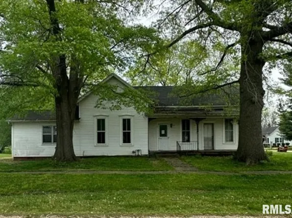 421 East St, Maquon, IL 61458