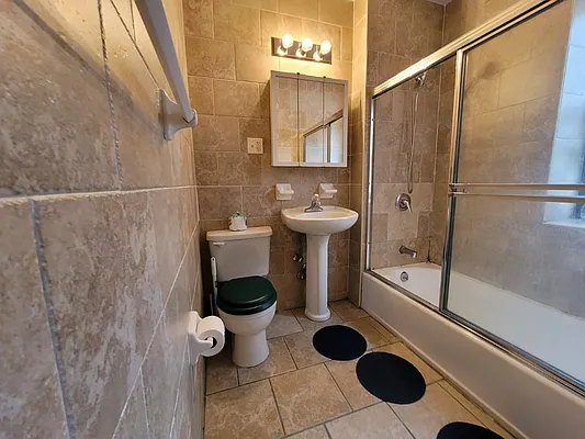 Rented by Gold & Appel Realty Corp | media 5