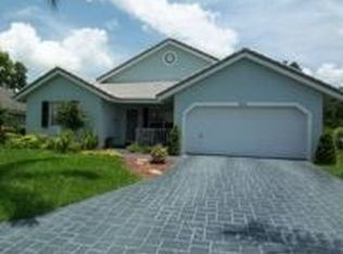 5511 Pine Cir, Coral Springs, FL 33067