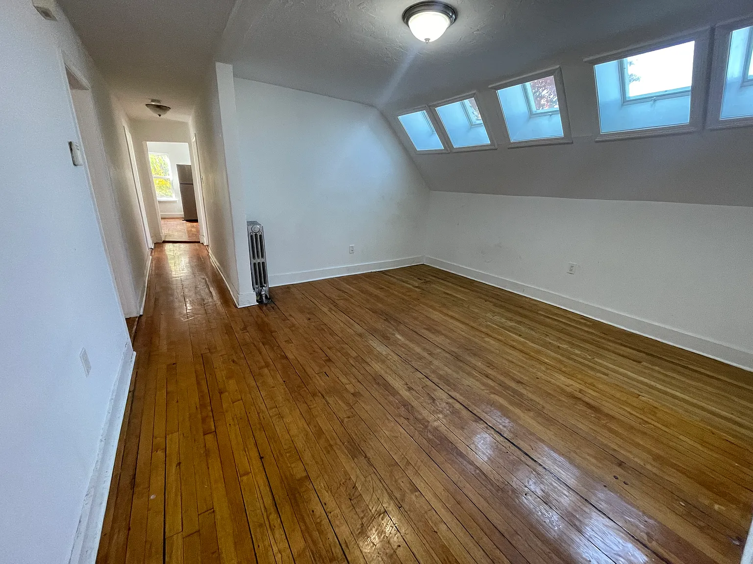3 bed, 9999 sqft, $3,390 — Photo 4