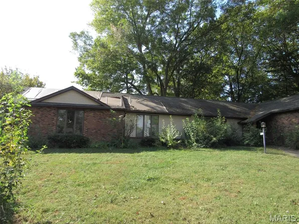 300 Sundew Dr, Belleville, IL 62221