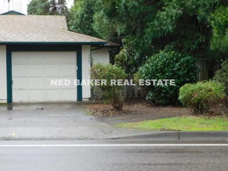 1443-1445 Madrona Ave SE — Photo 1