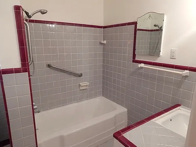 222 Wayside Dr — Photo 6