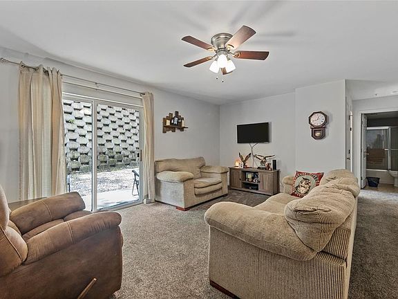 3rd image of 14 Eagle Rock Cv Unit 107