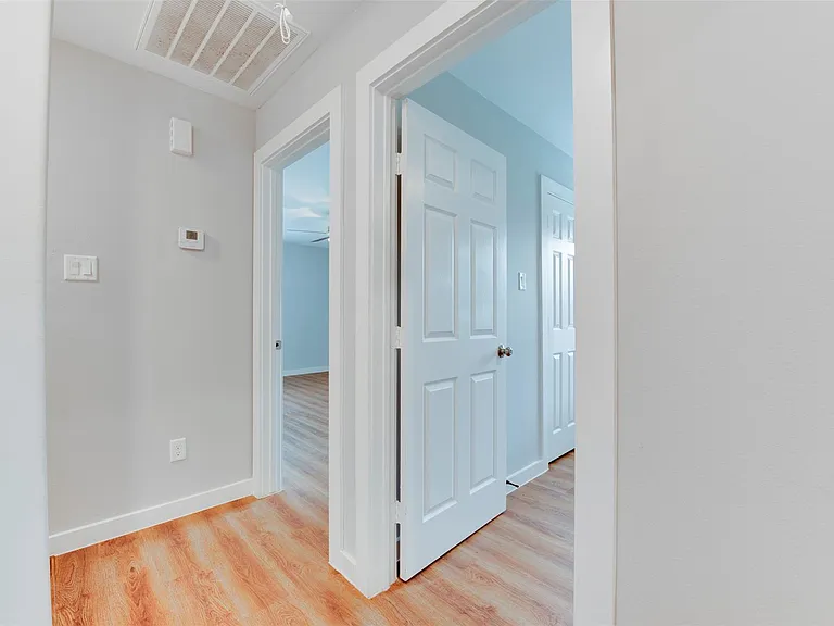 8635 Sunderland Rd — Photo 20