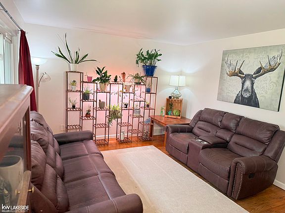 2nd image of 23632 Willard Ave