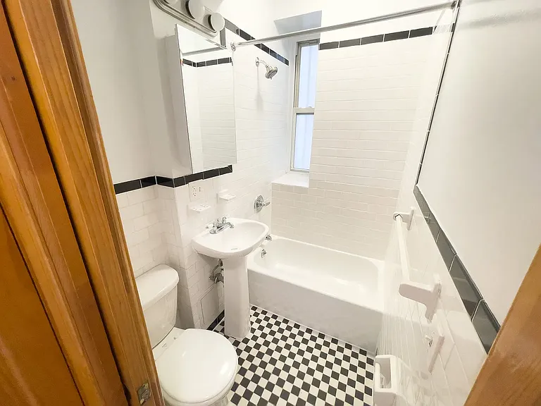 234 Thompson St #3 — Photo 8