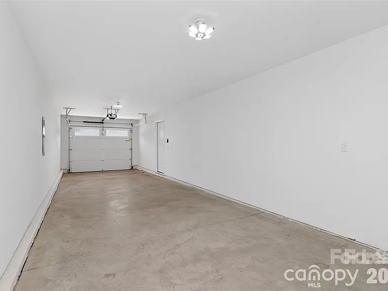 2714 Baltimore Ave — Photo 28