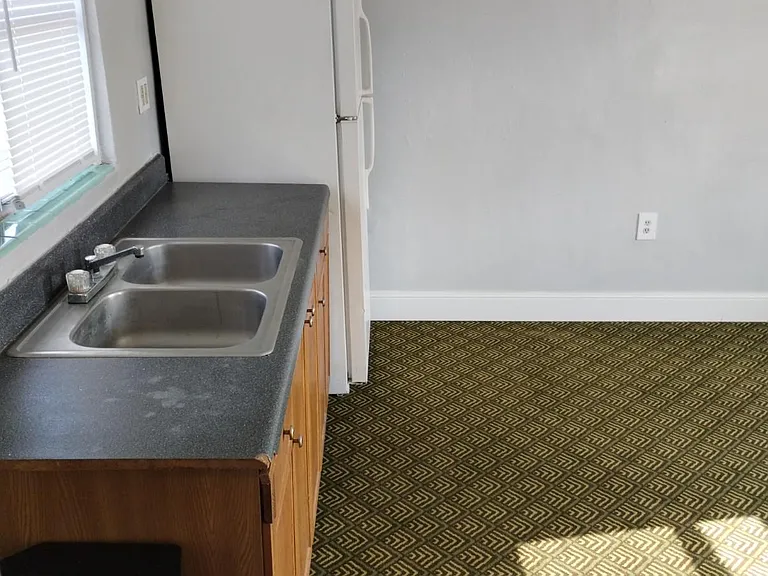 169 SE Camelot Loop #104 — Photo 8