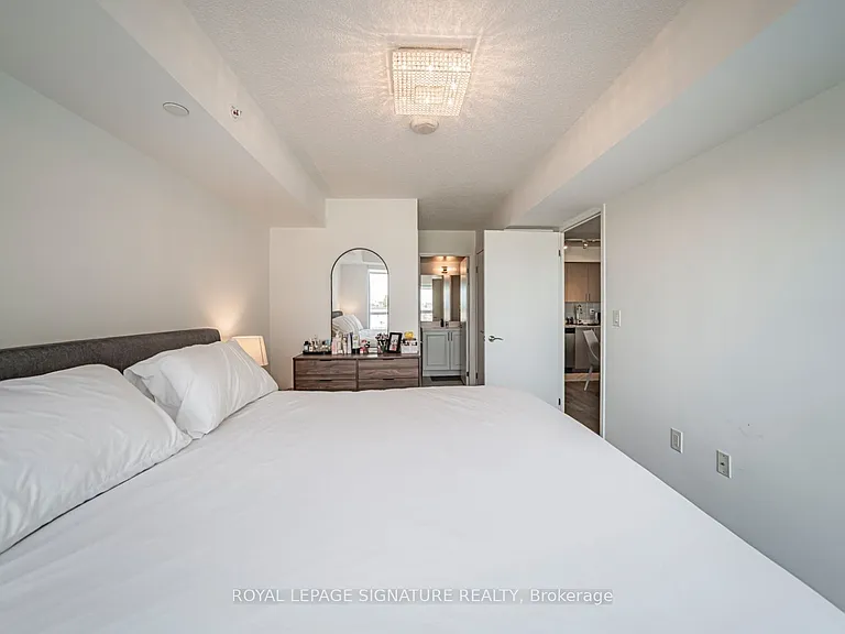 830 Lawrence Ave W #1017 — Photo 8