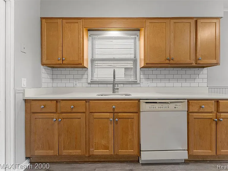 7322 Fenton St — Photo 15