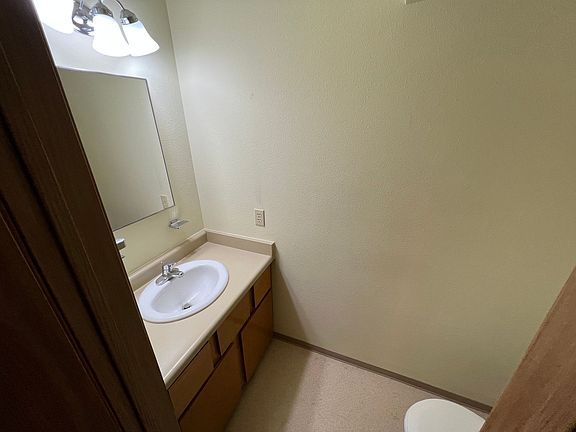 5th image of 1222 Bainbridge Blvd