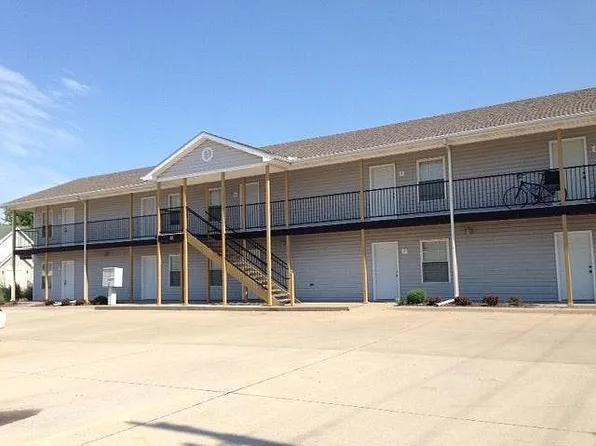 16 W 11th Ave #1, Emporia, KS 66801