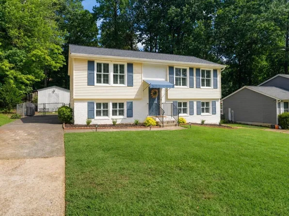 7131 Shellburne Dr, Raleigh, NC 27612
