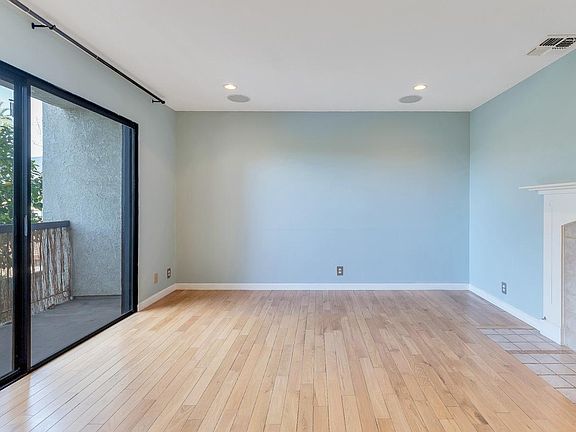 5th image of 206 W Cypress Ave APT E