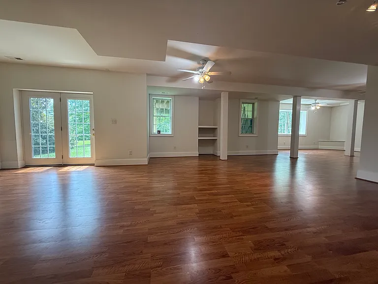 606 Winston Ln — Photo 36