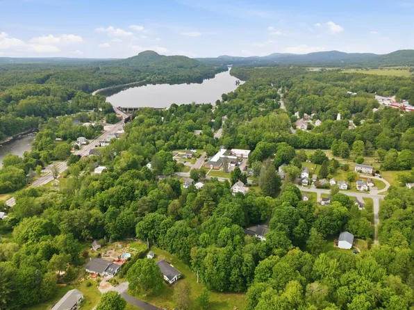 10 Baker Lane, Milton, VT 05468