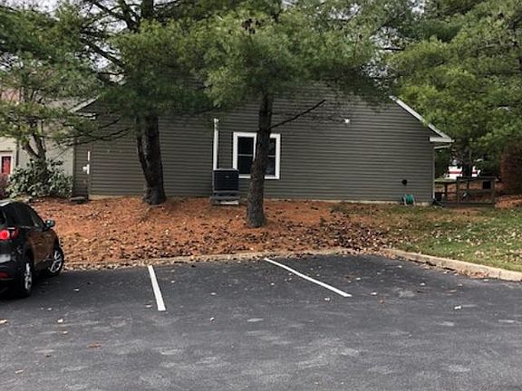 3rd image of 5503 Lister Ct