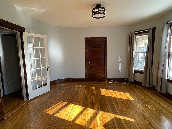 3rd image of 56 Blucher St